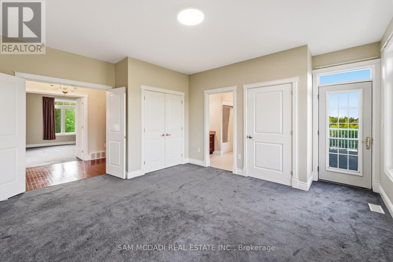 53 PETER STREET - 33