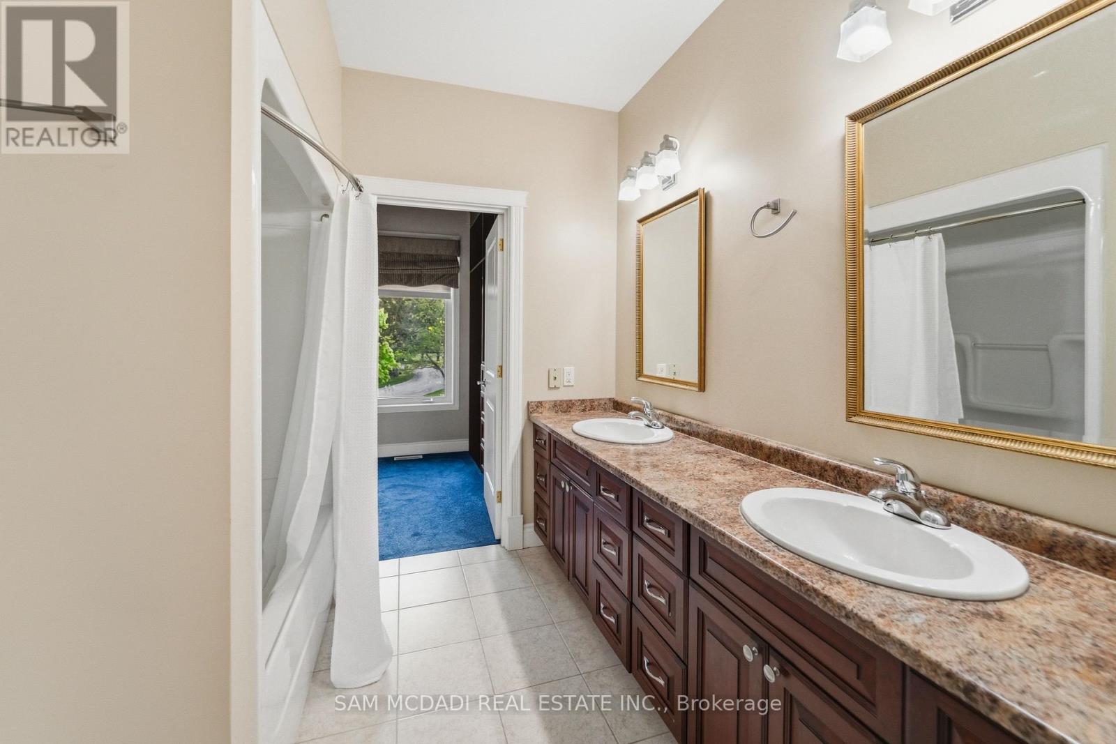 53 PETER STREET - 36