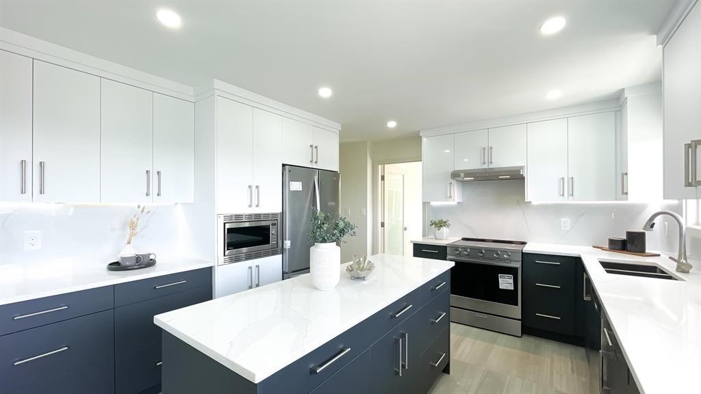 15891 PACIFIC AVENUE, White Rock