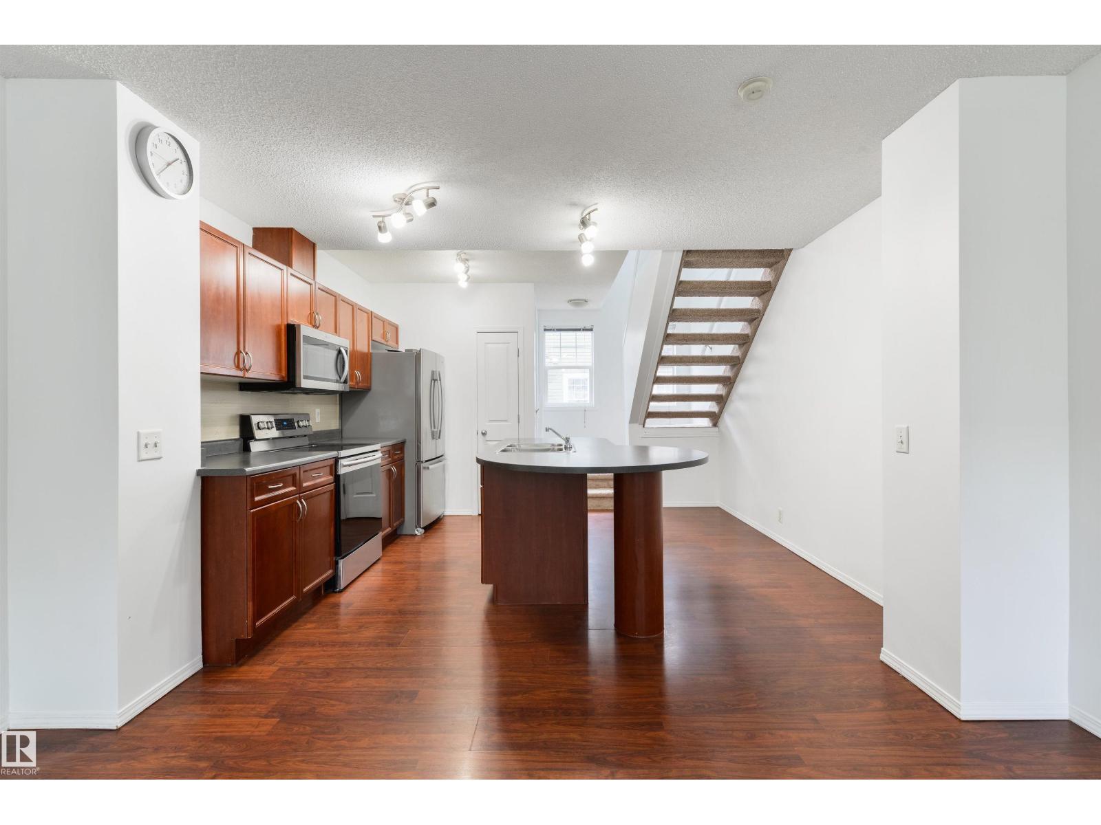 #189 5604 199 ST NW - 15