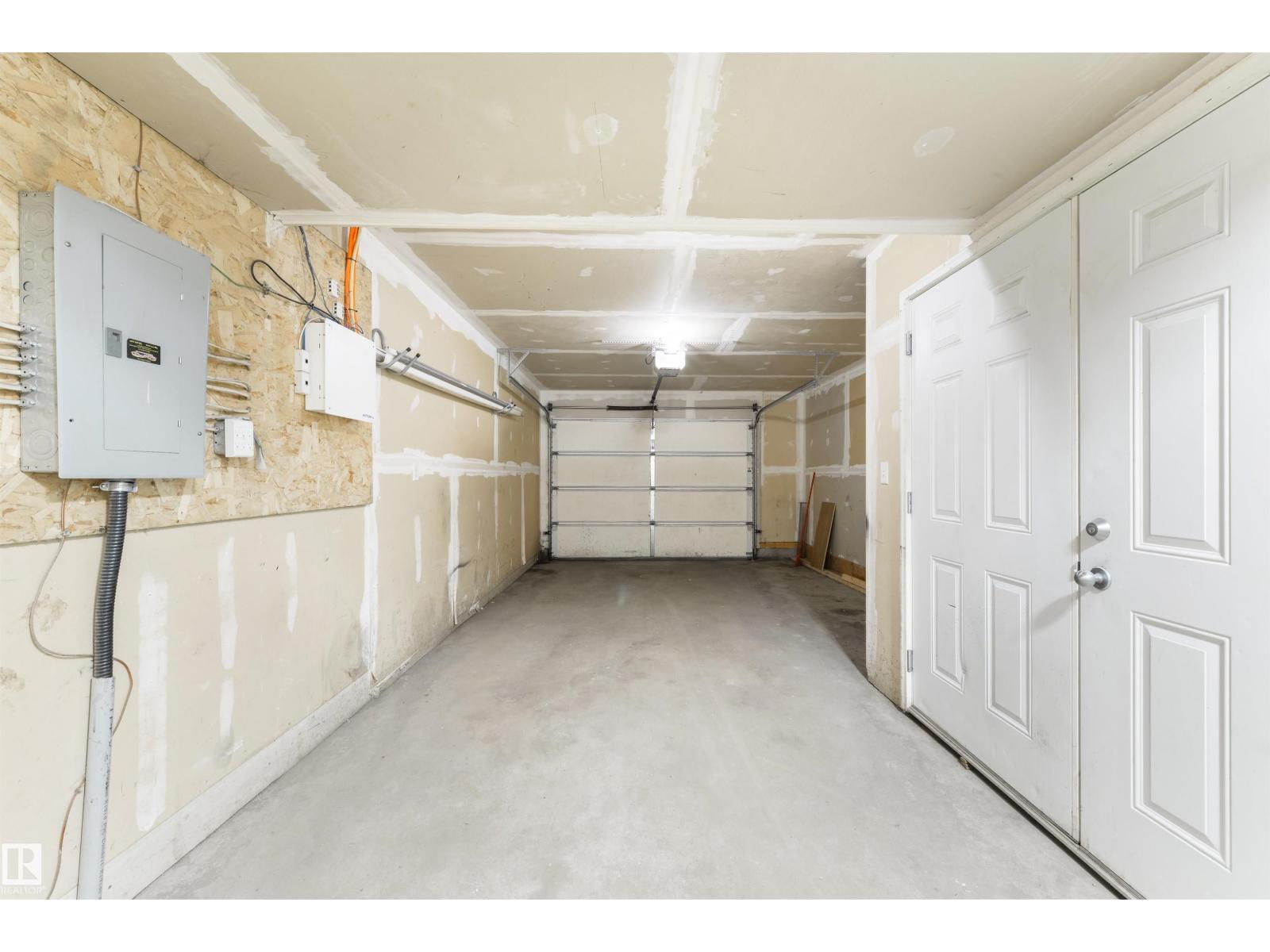 #189 5604 199 ST NW - 34
