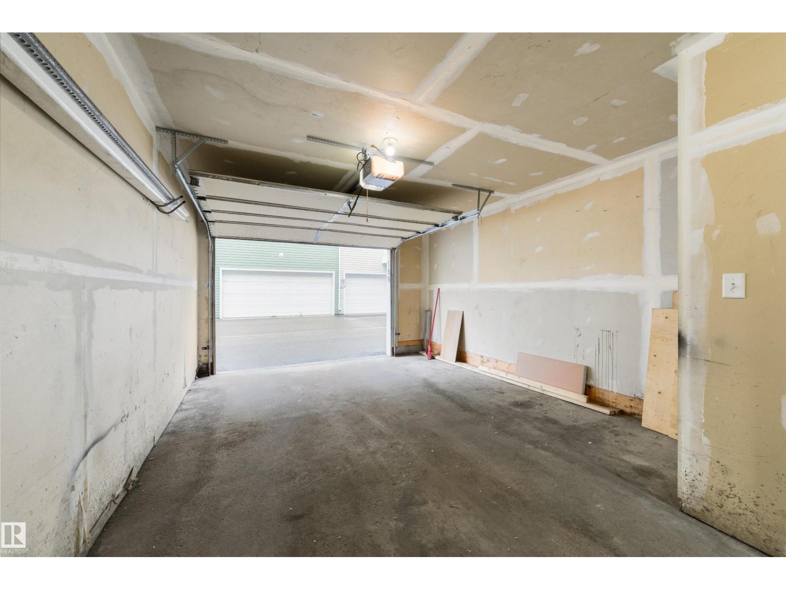 #189 5604 199 ST NW - 35