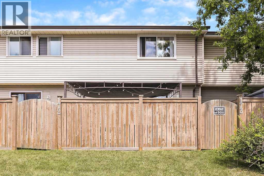 #173 20 Falbury Crescent NE - 25
