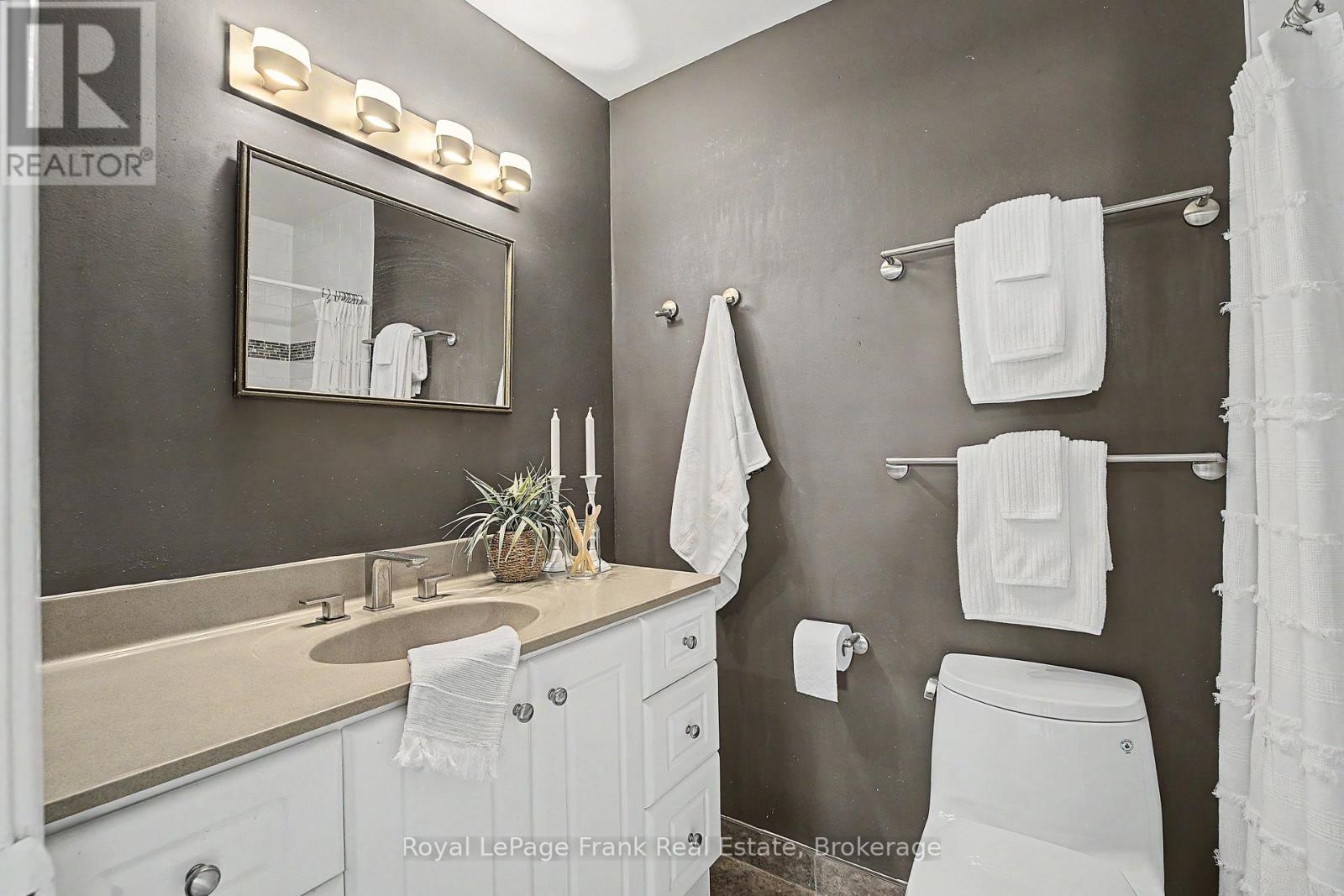 560 REYNOLDS STREET - Image 24