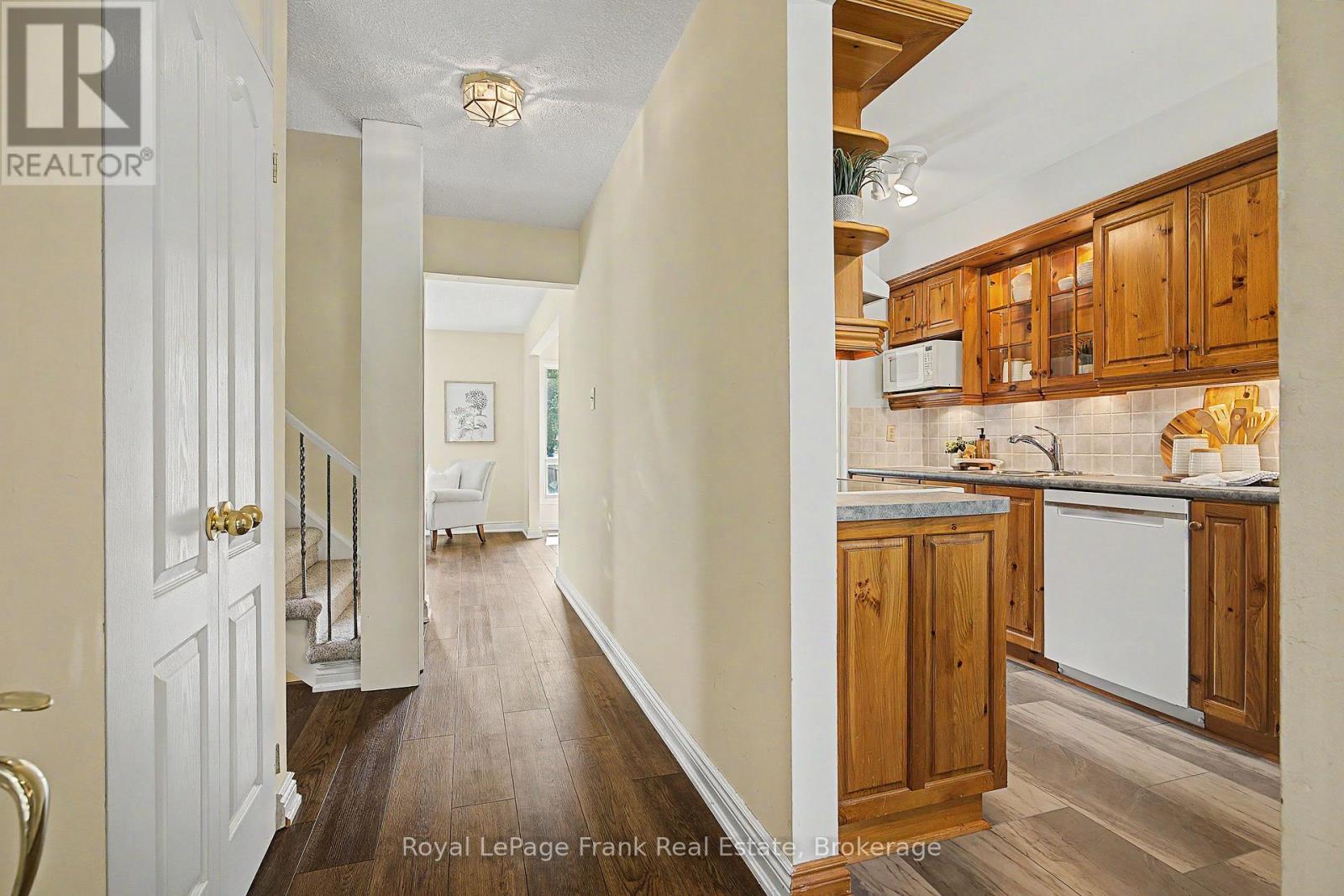 560 REYNOLDS STREET - Image 7