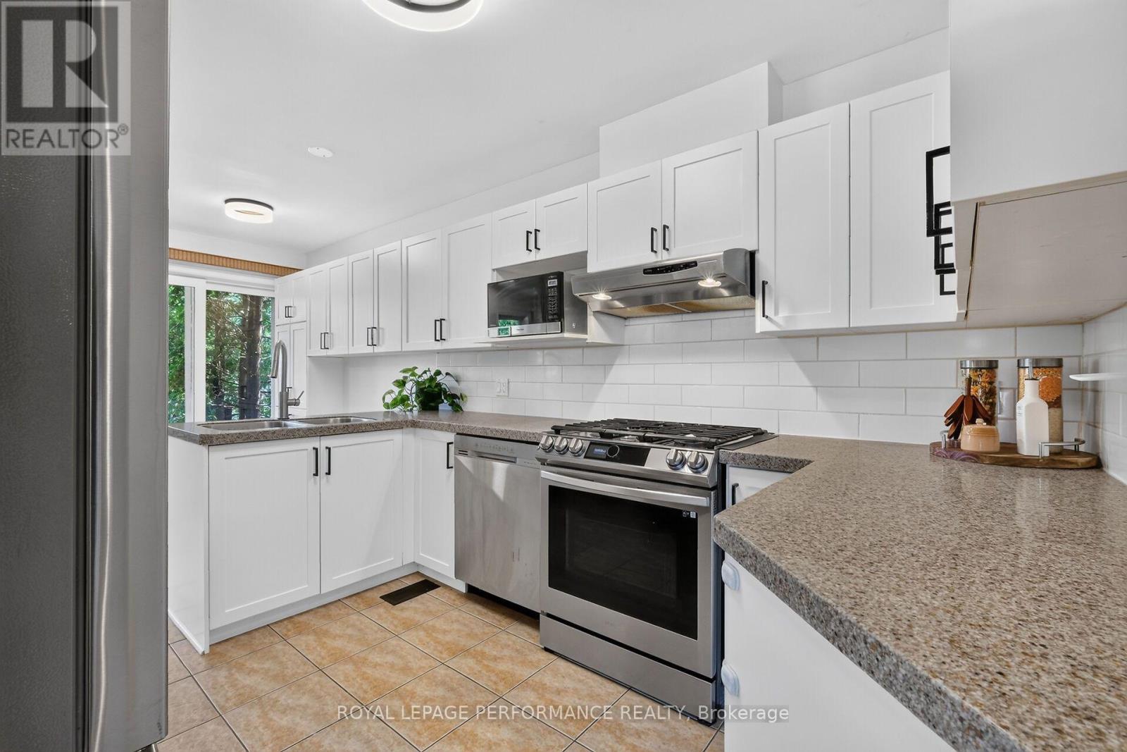 990 LUCILLE WAY - 15