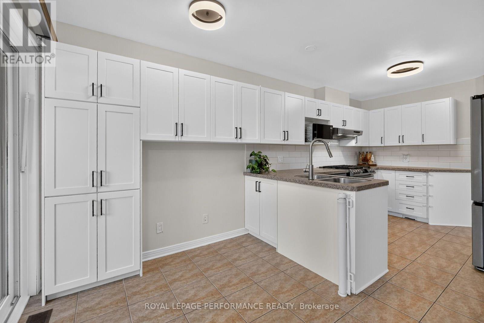 990 LUCILLE WAY - 17