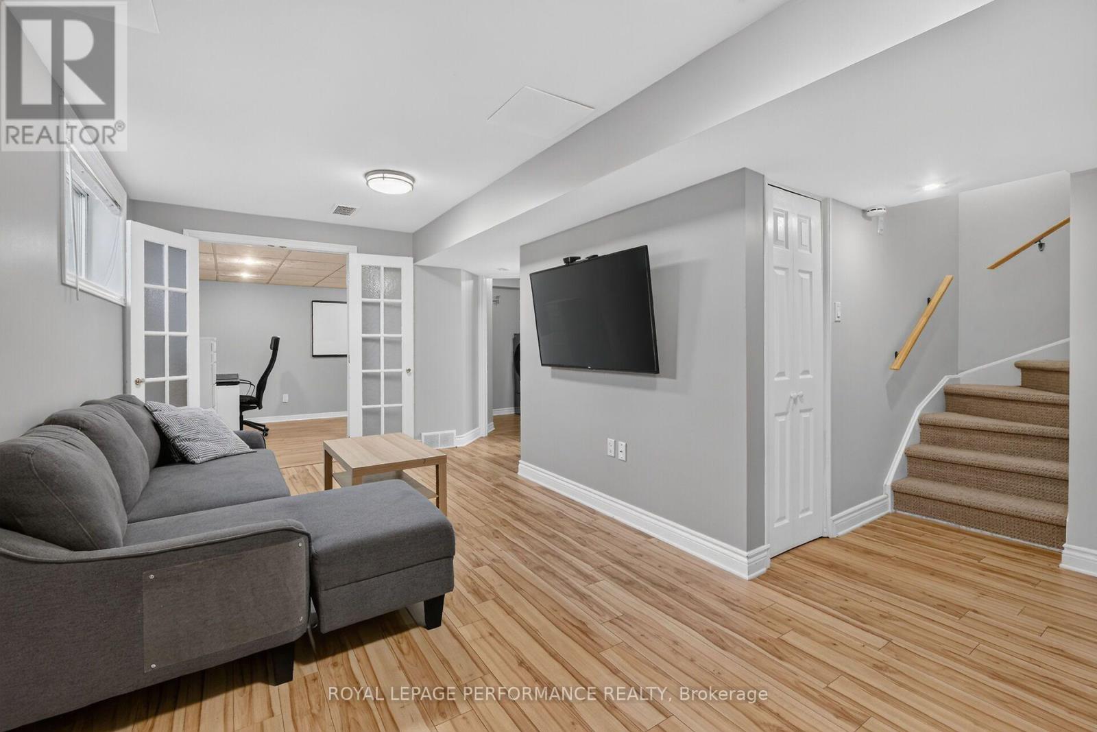 990 LUCILLE WAY - 35