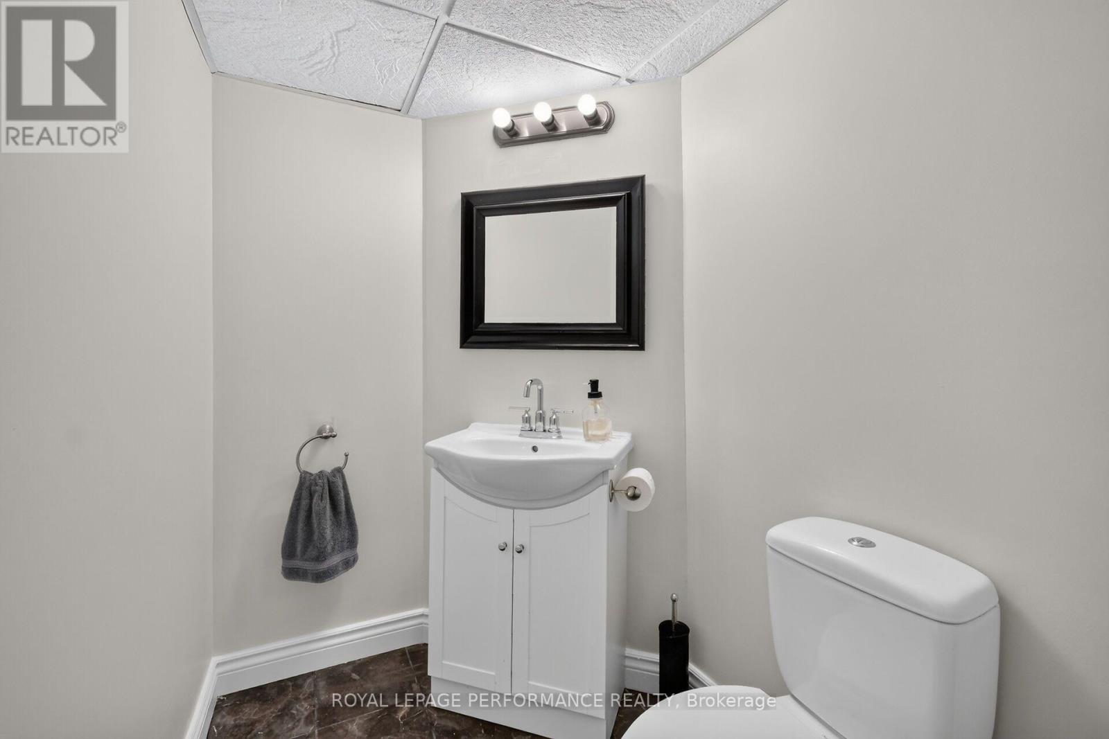 990 LUCILLE WAY - 40