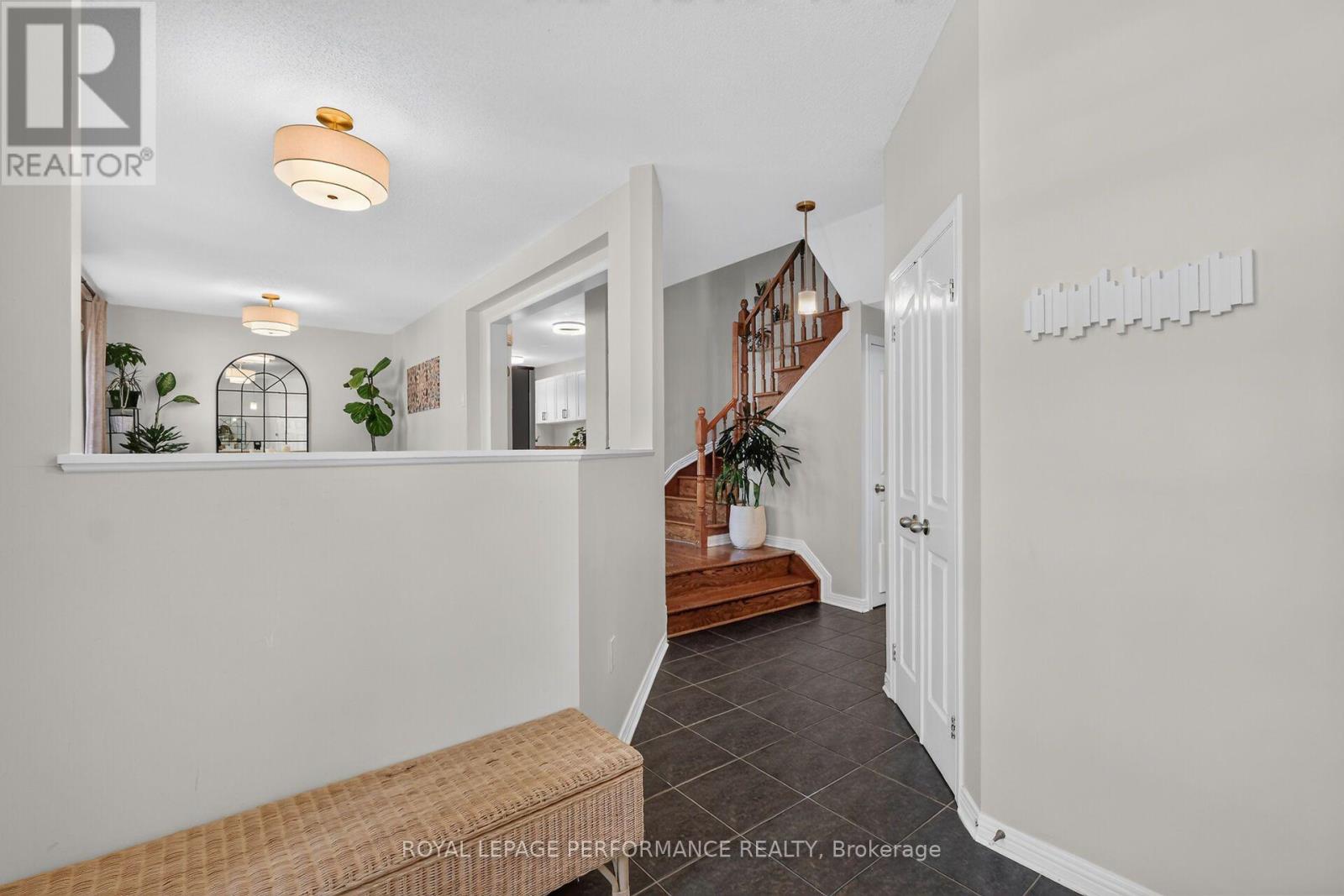 990 LUCILLE WAY - 6