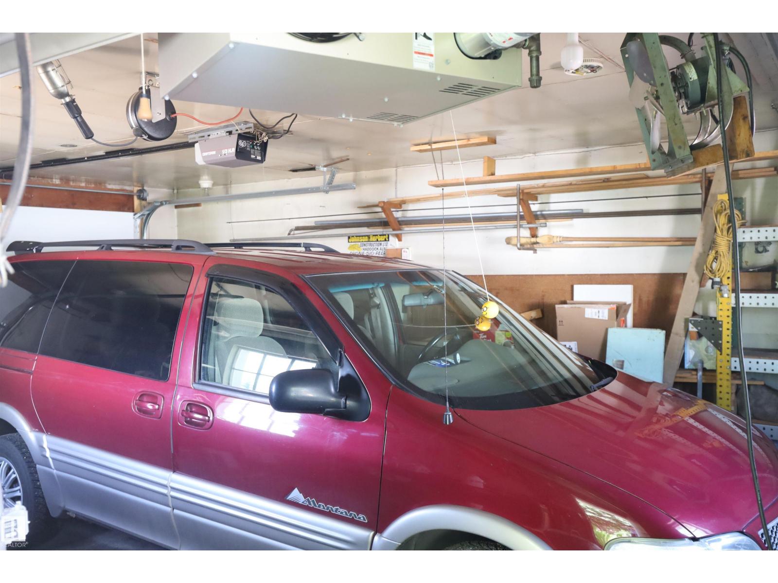 10715 132 AV NW - 24