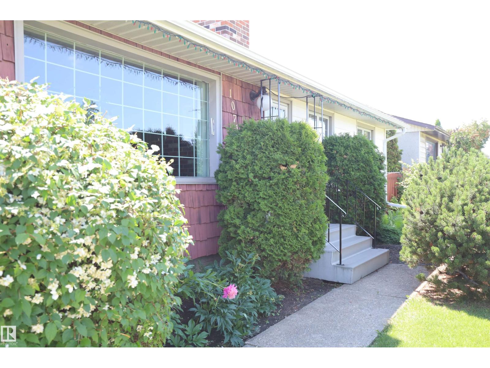 10715 132 AV NW - 3