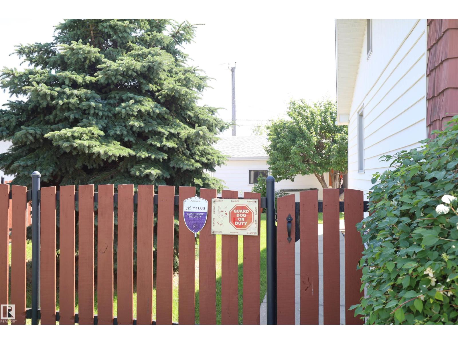10715 132 AV NW - 7