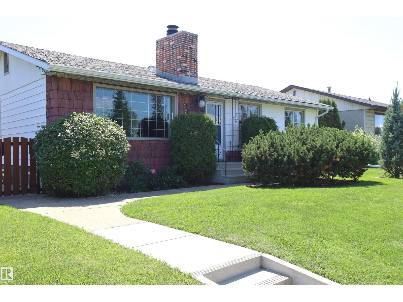 10715 132 AV NW - 2