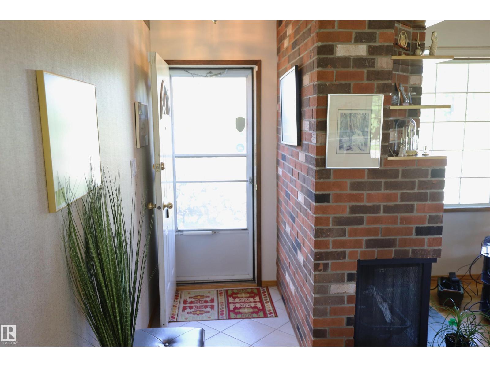 10715 132 AV NW - 26
