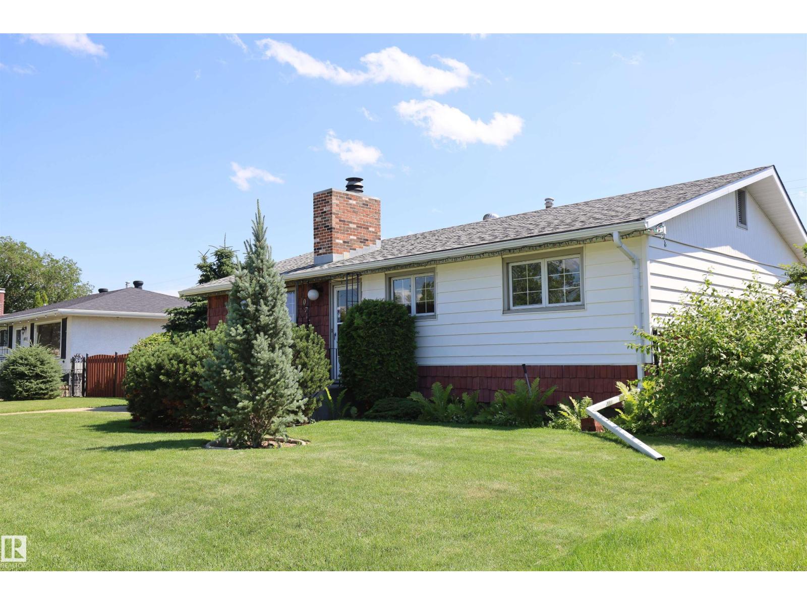 10715 132 AV NW - 6