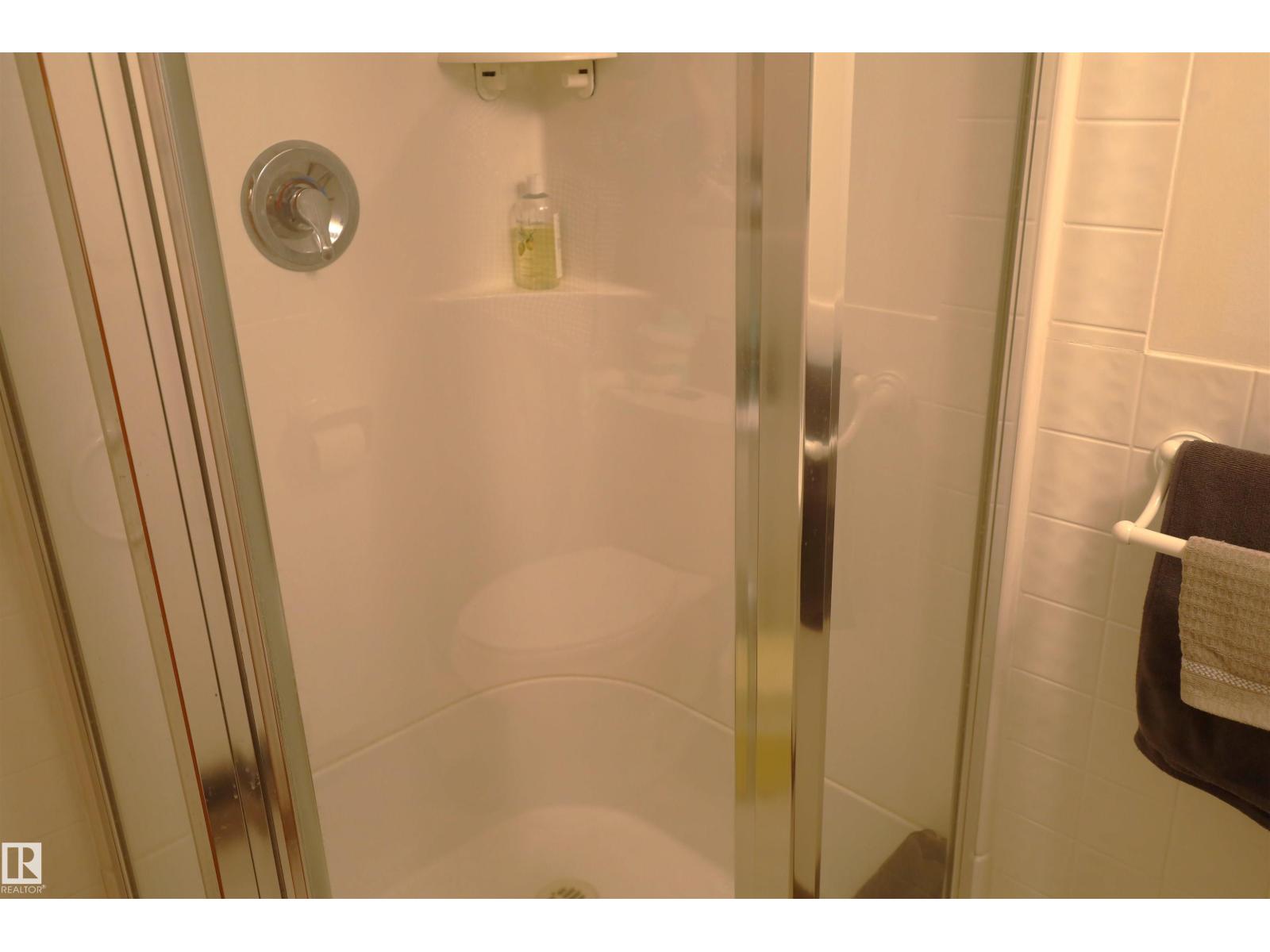 10715 132 AV NW - 65