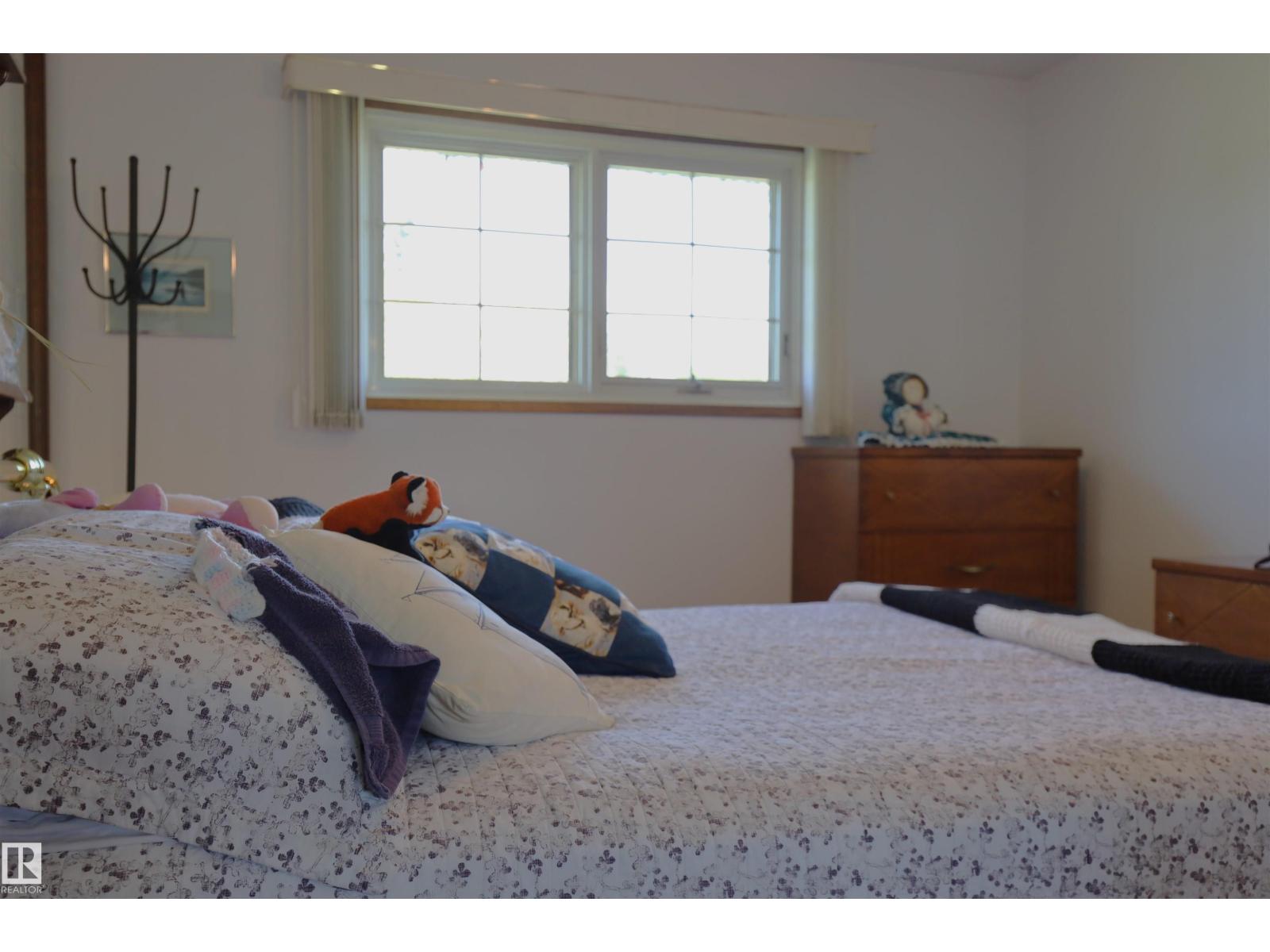 10715 132 AV NW - 50
