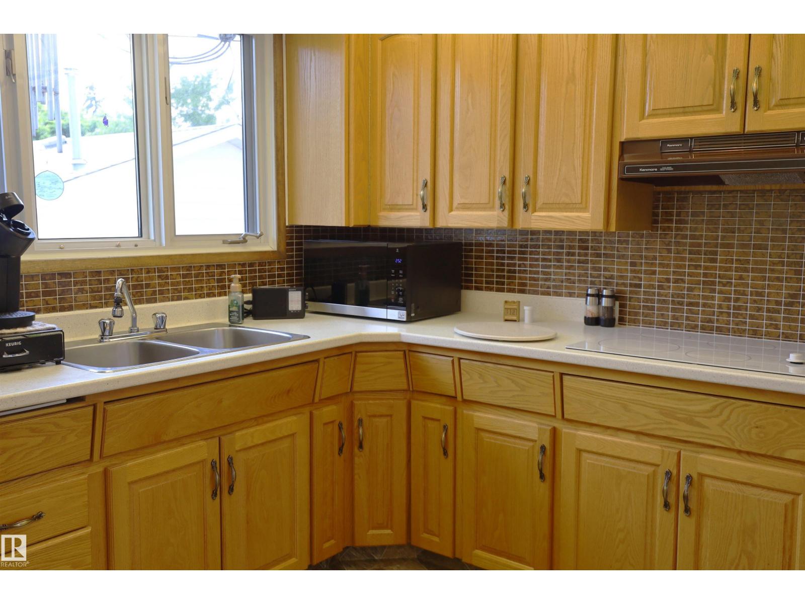 10715 132 AV NW - 45