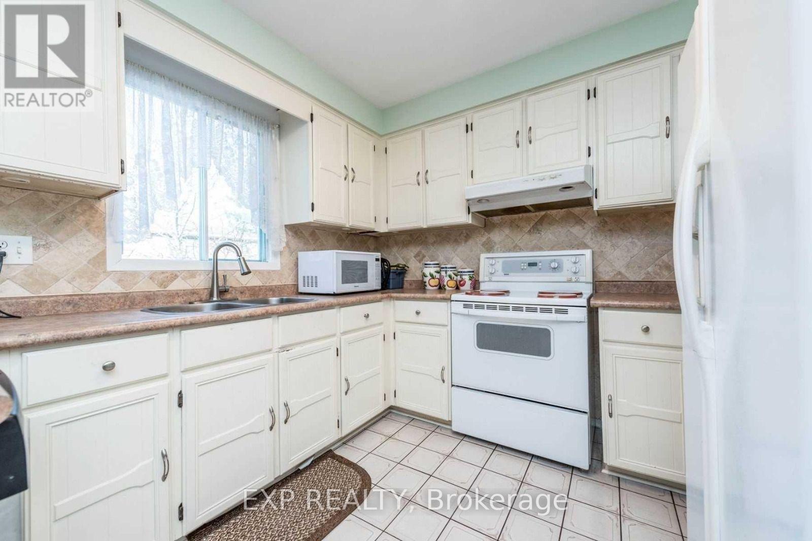 3 SHENSTONE AVENUE - 9