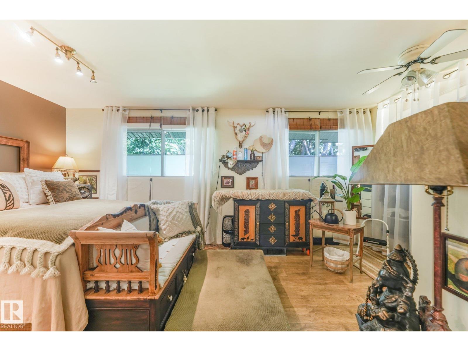 11836 135 ST NW - 24