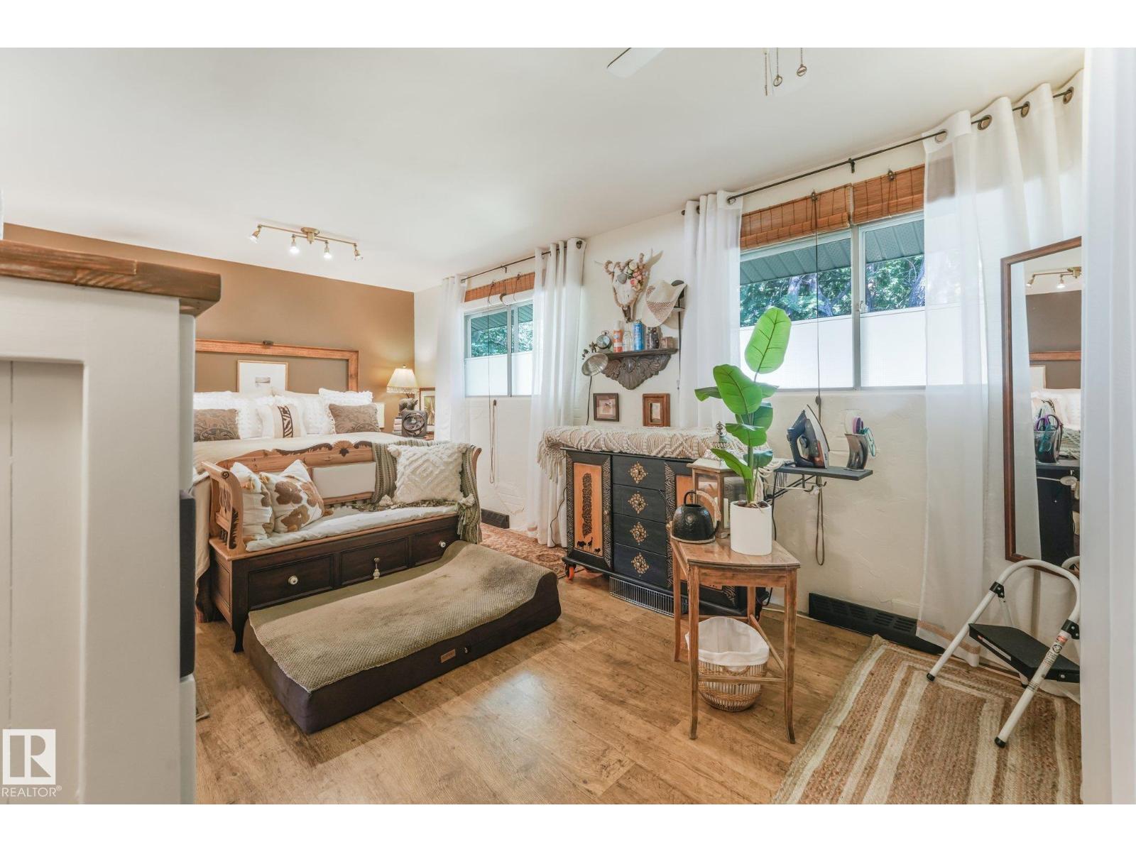 11836 135 ST NW - 26