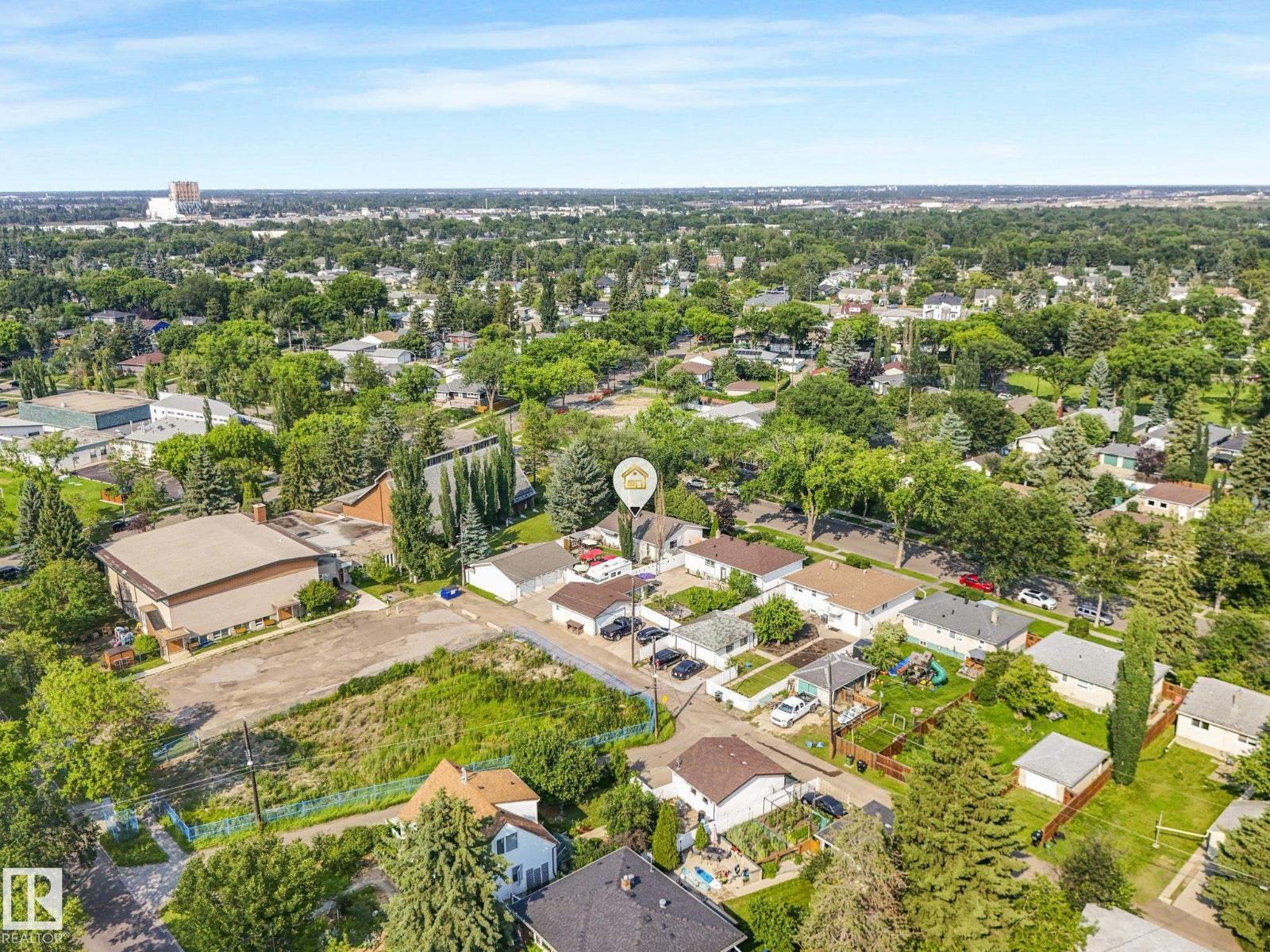 11836 135 ST NW - 62