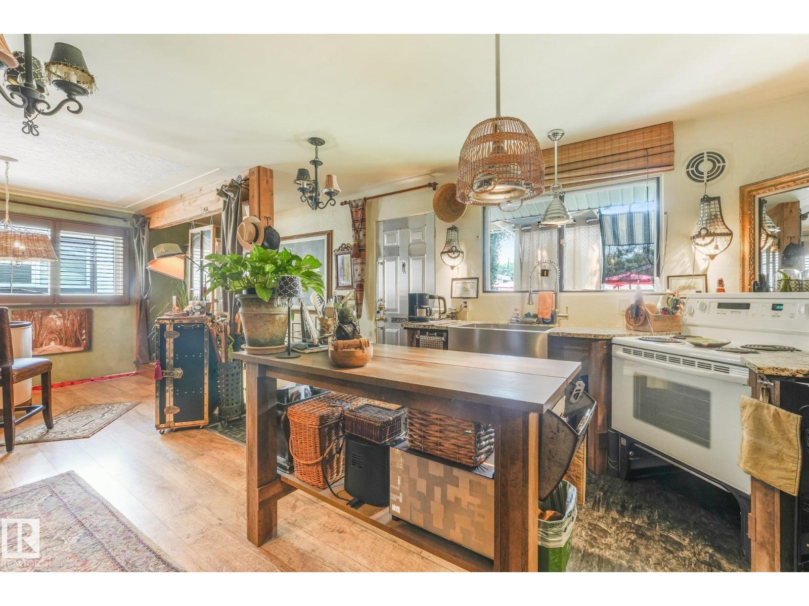 11836 135 ST NW - 16