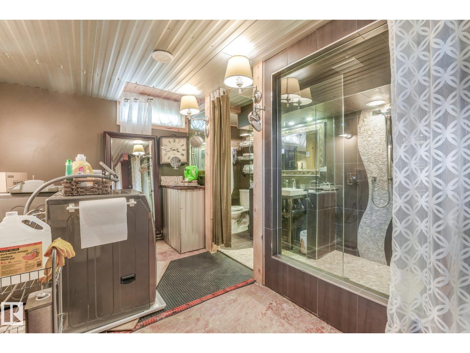 11836 135 ST NW - Image 33