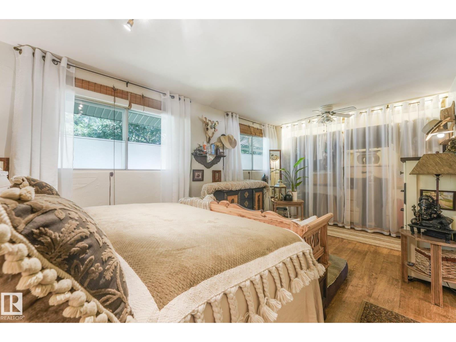 11836 135 ST NW - Image 27