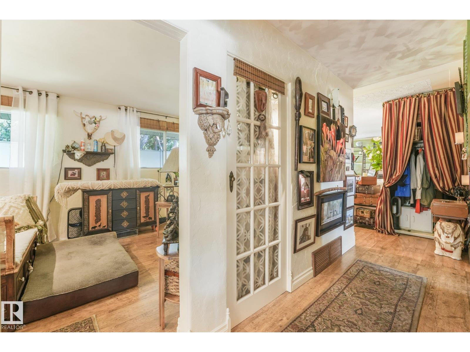 11836 135 ST NW - 19