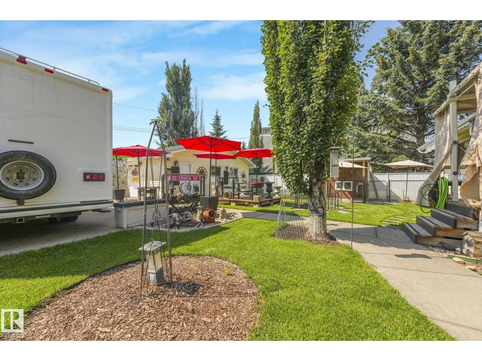 11836 135 ST NW - 42