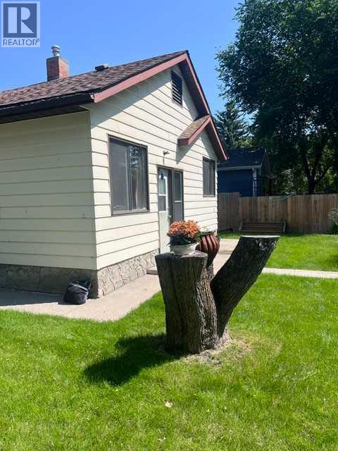 4605 46 Street - 42