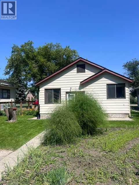 4605 46 Street - 45