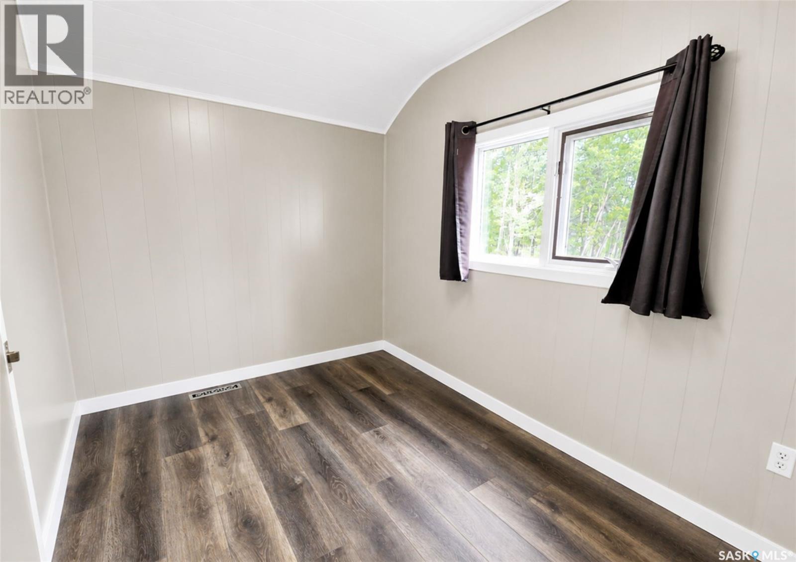 108 Third AVENUE S - 11