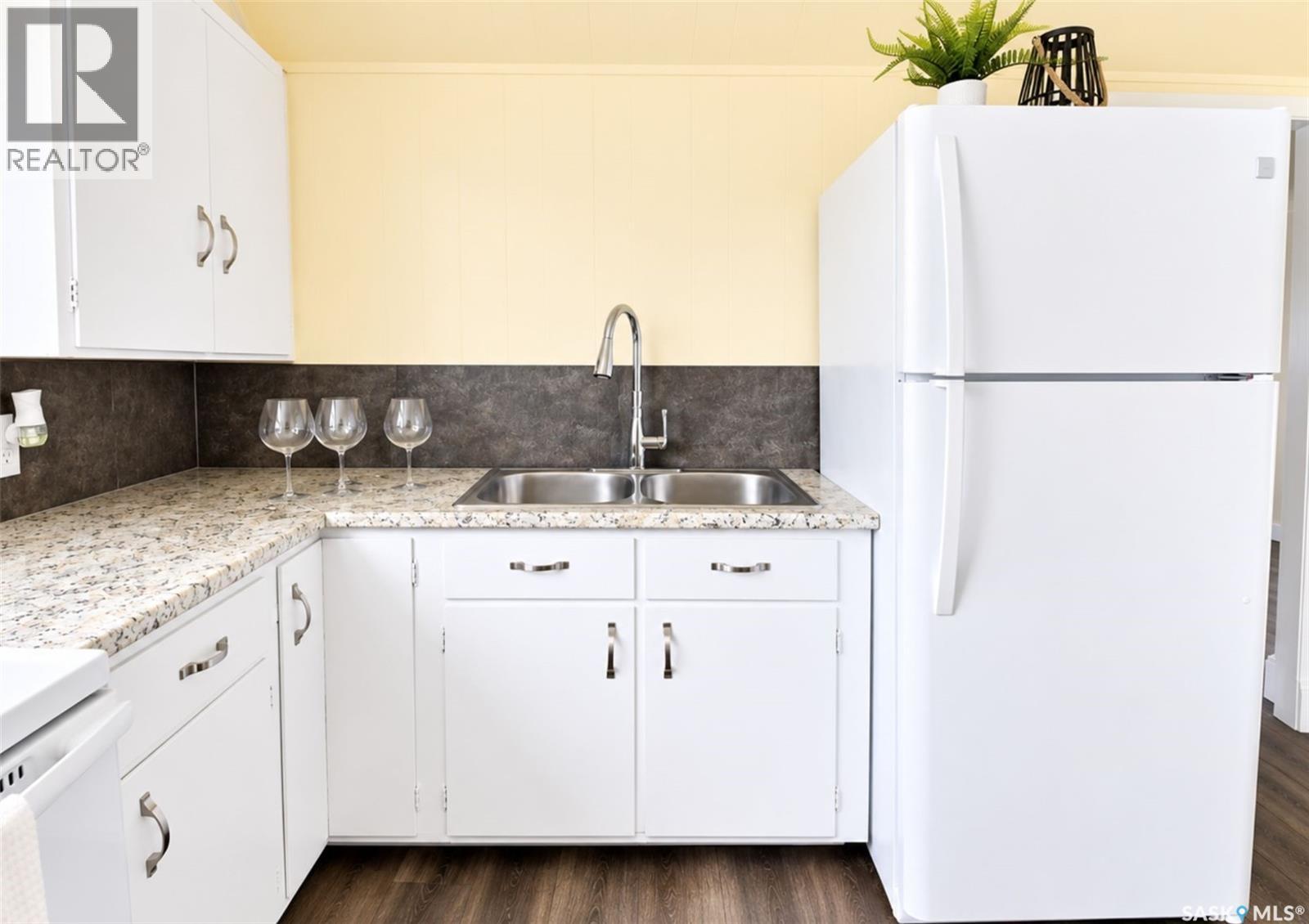 108 Third AVENUE S - Image 6