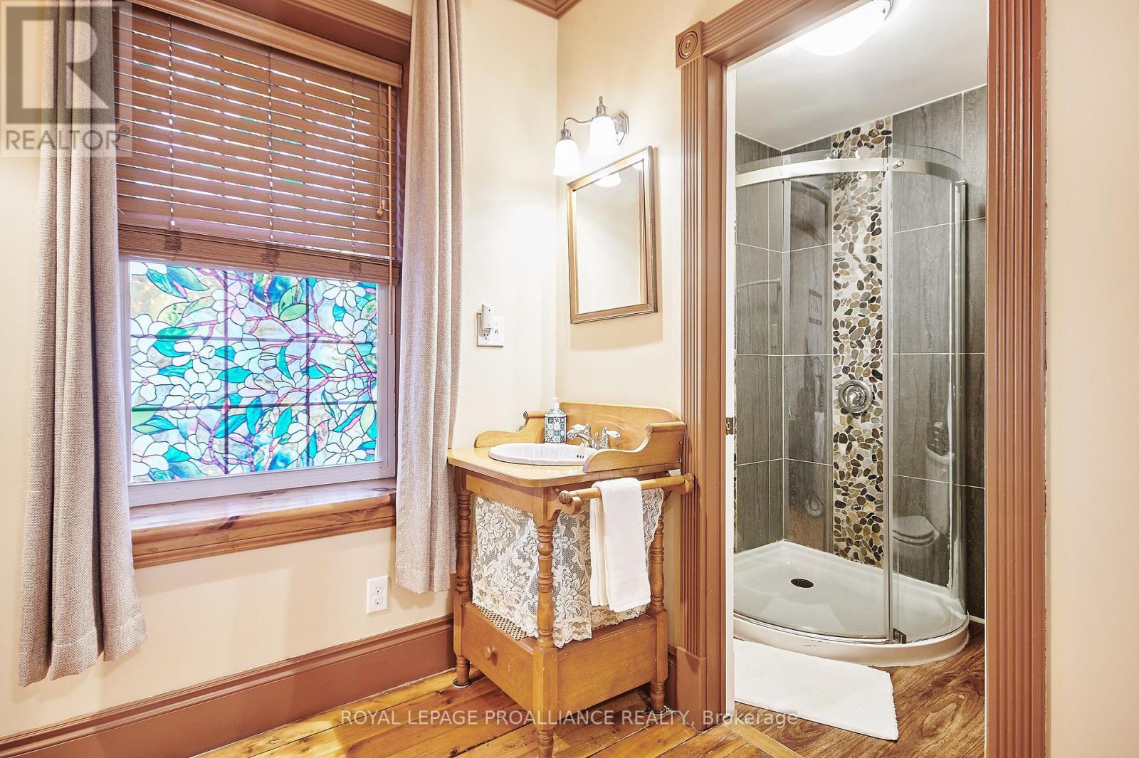 408 EAST STREET - Image 33