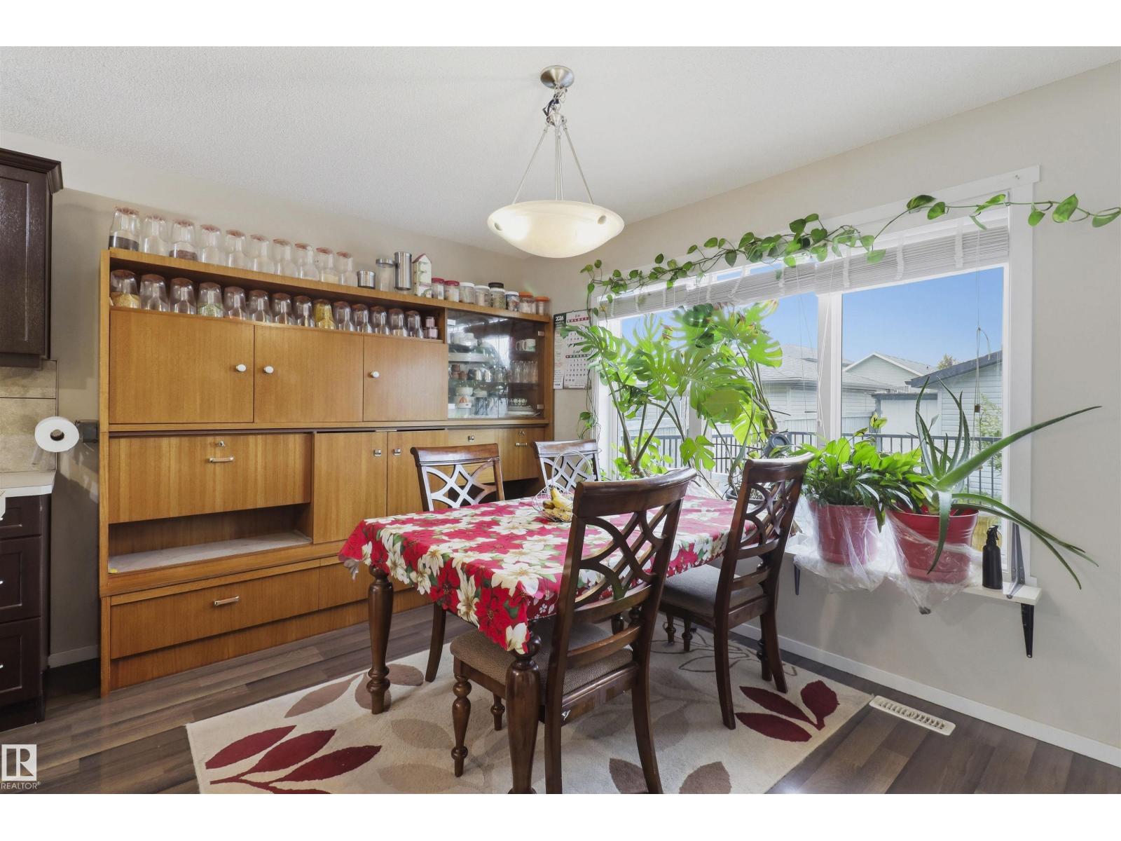 1528 35 AV NW NW - 10
