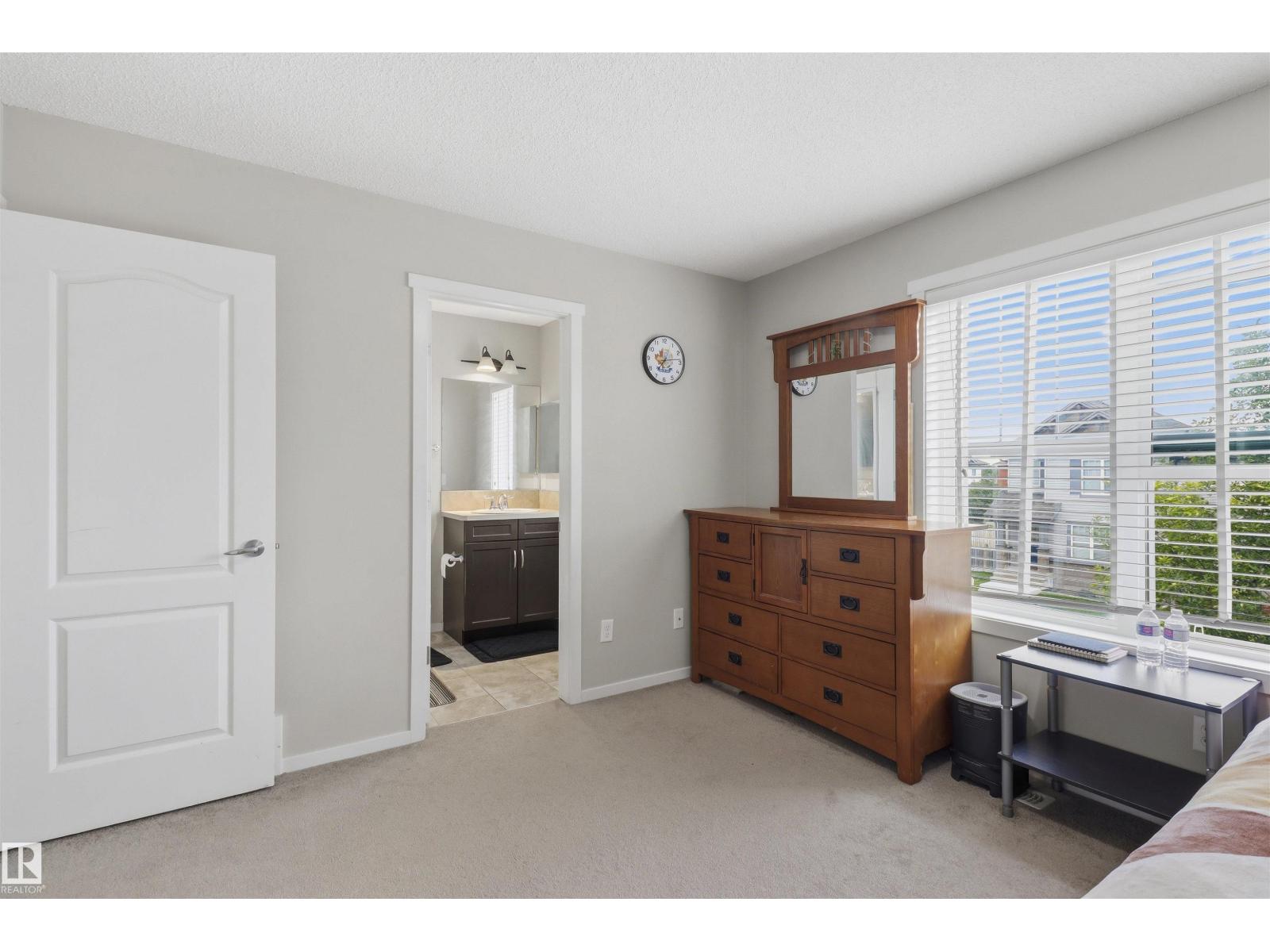 1528 35 AV NW NW - 16