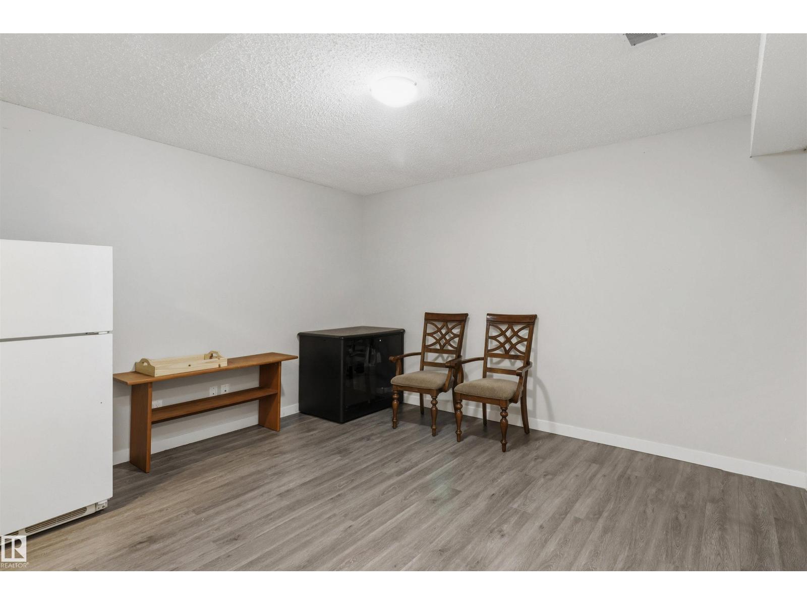 1528 35 AV NW NW - 20