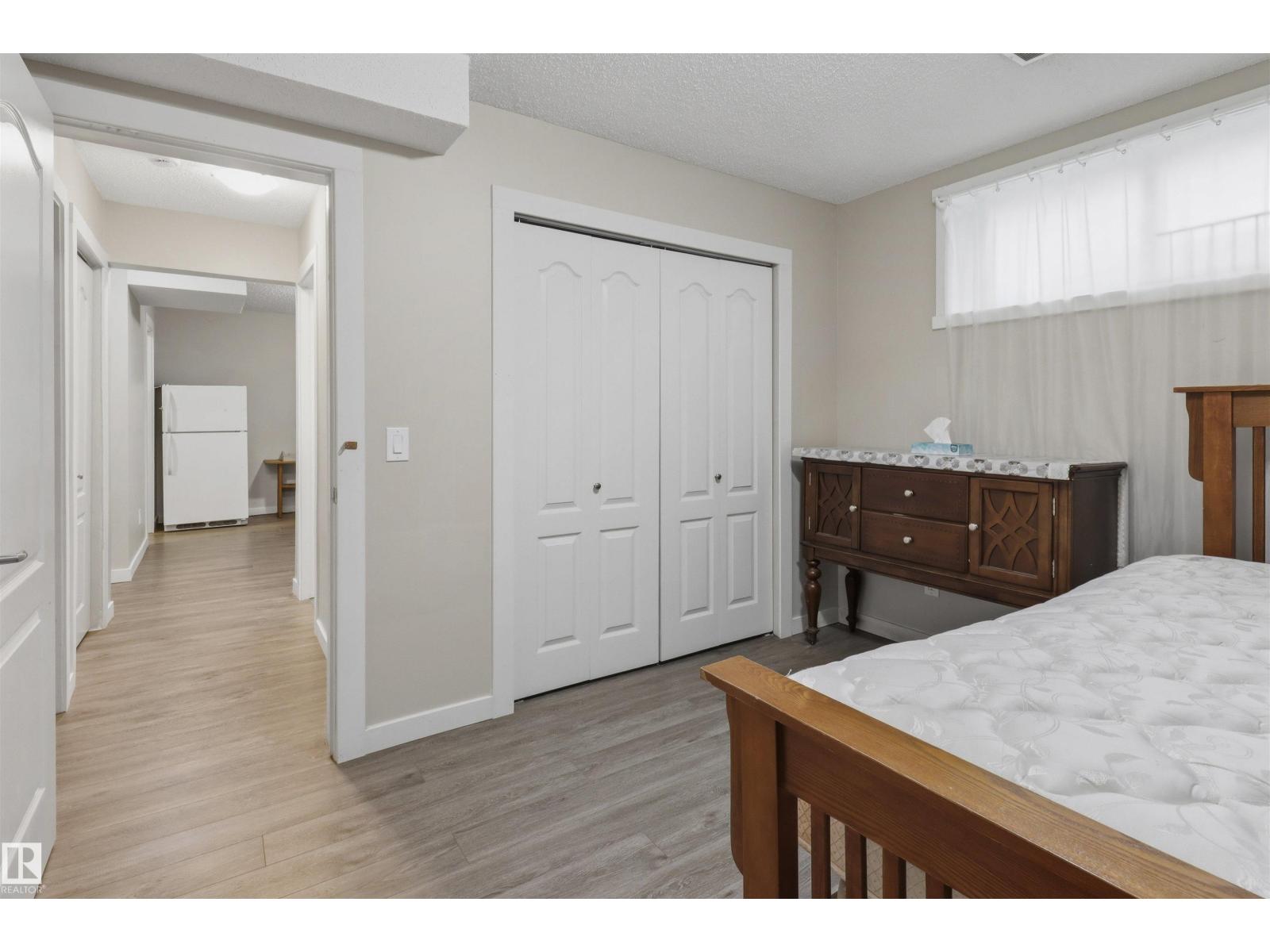 1528 35 AV NW NW - 22