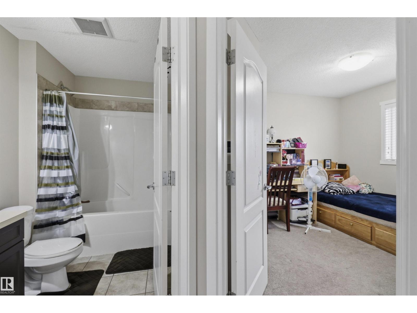 1528 35 AV NW NW - 23