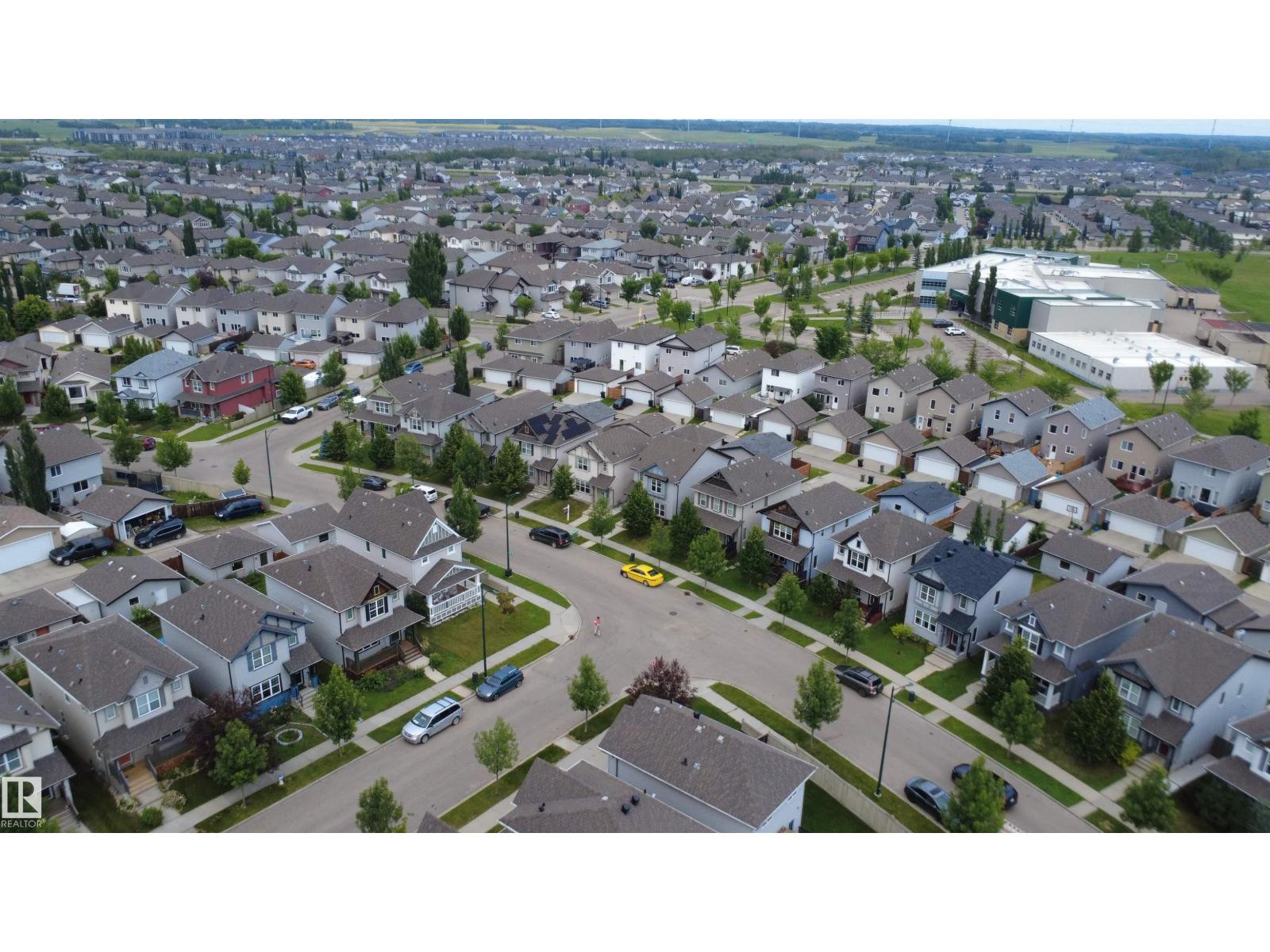 1528 35 AV NW NW - 32