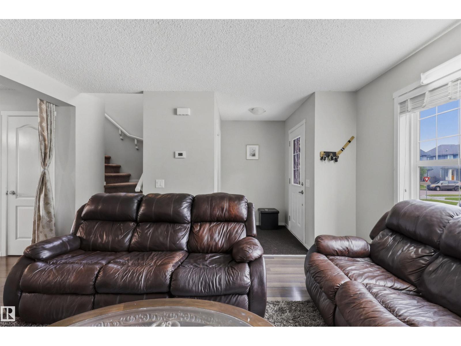 1528 35 AV NW NW - 5