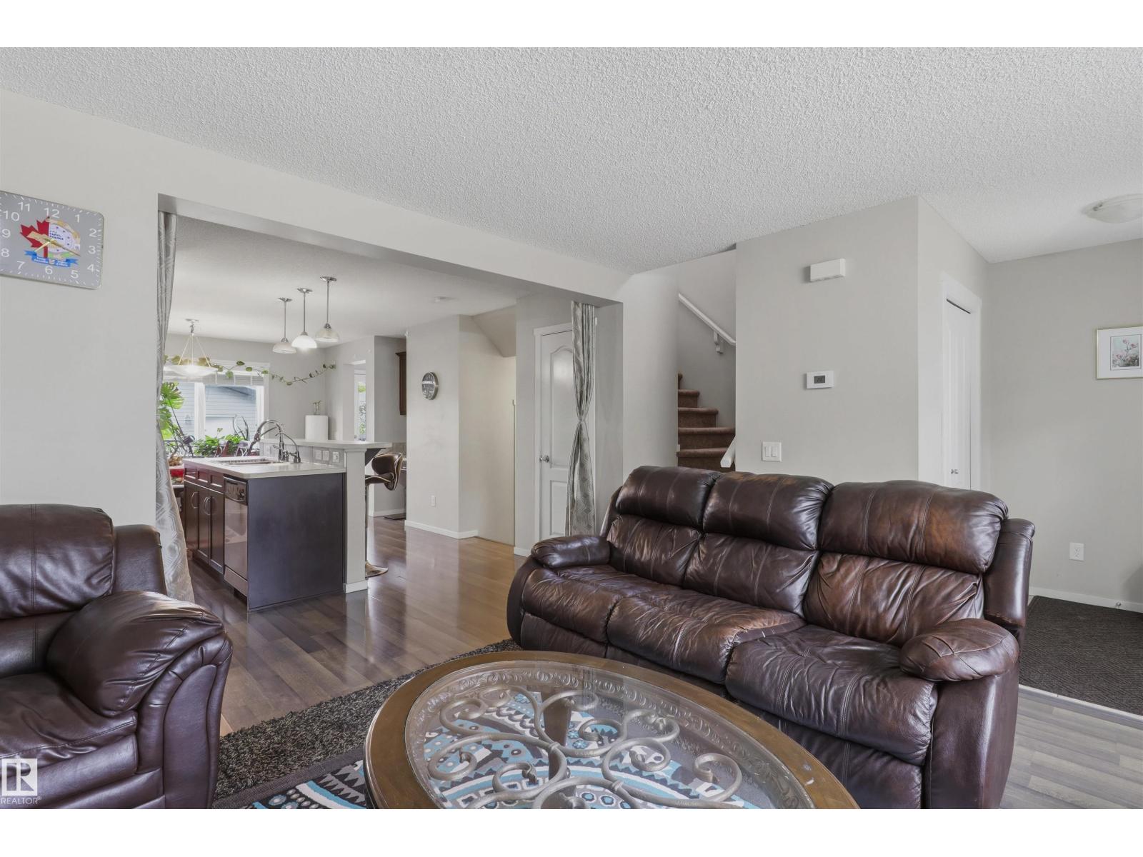 1528 35 AV NW NW - 7