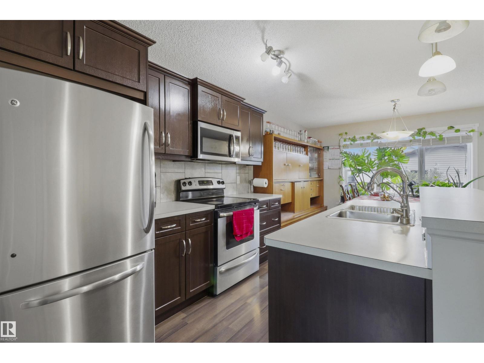 1528 35 AV NW NW - 8