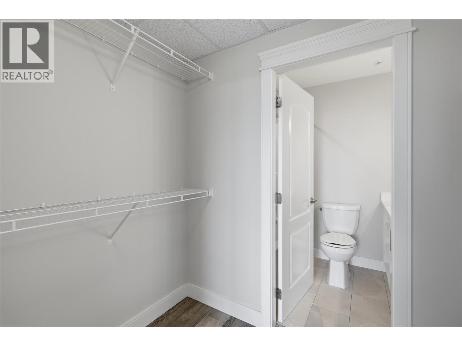 #401 568 LORNE Street - 17