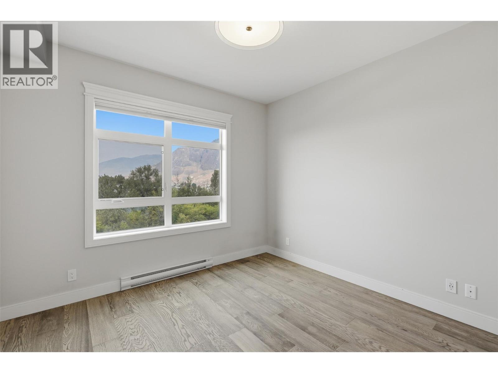 #401 568 LORNE Street - 14