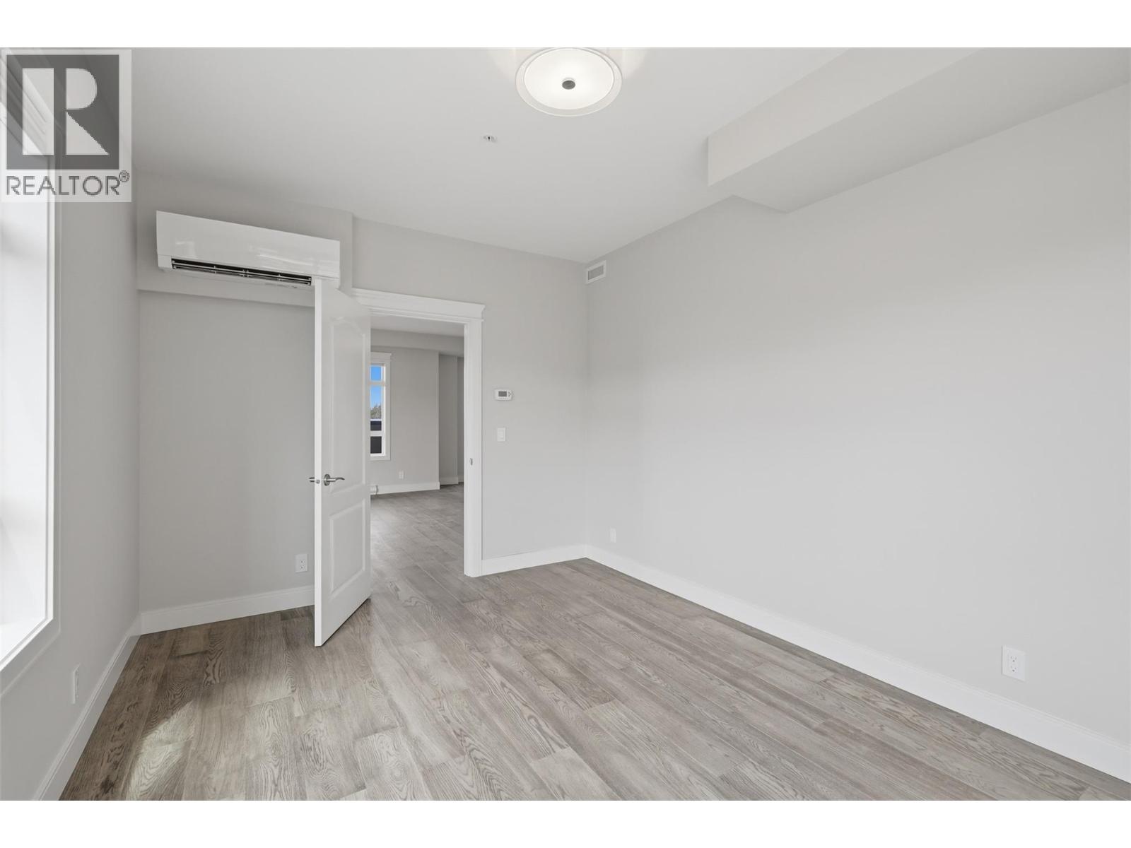 #401 568 LORNE Street - 21