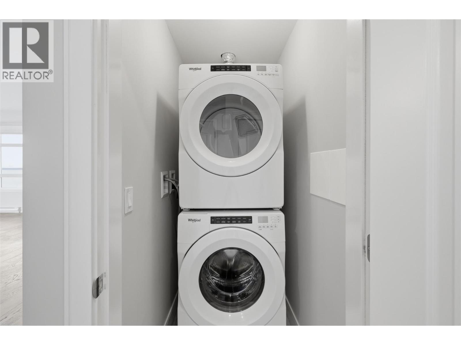 #401 568 LORNE Street - 32